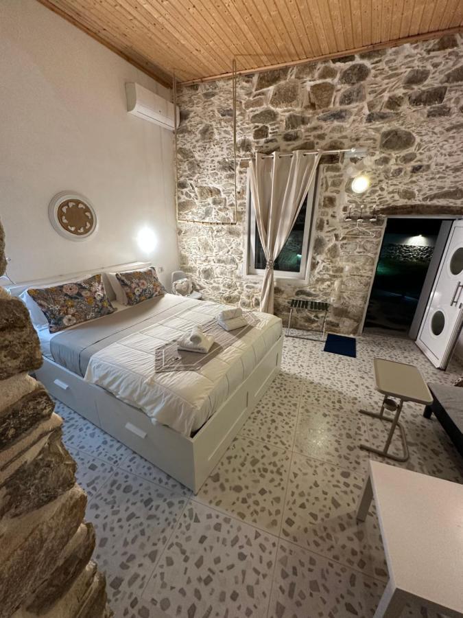 Готель Cocooning Blue House Elafonisi Vathi  Екстер'єр фото