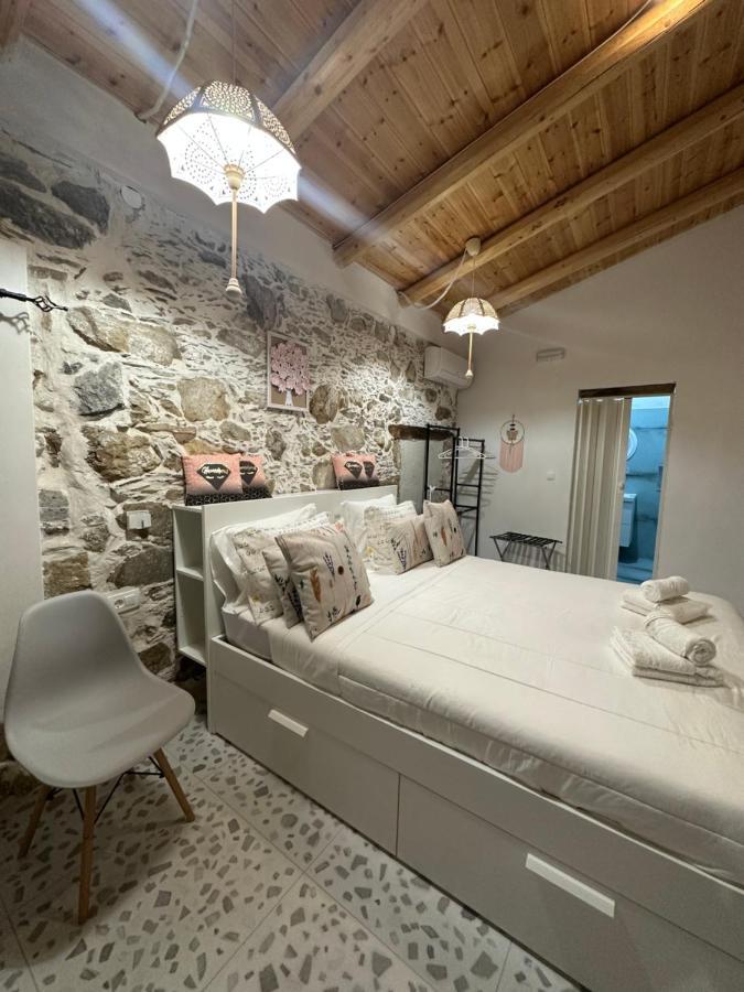 Готель Cocooning Blue House Elafonisi Vathi  Екстер'єр фото